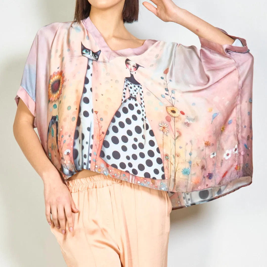 Elegant loose-fit blouse with artistic cat and lady print wholesale